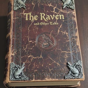 Ravenwatch Buchecken — Gothic Buchwächter