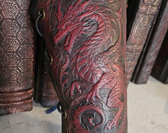 Drachenleder-Armschutz, Skyrim-inspirierter Armschutz, Bogenschützen-Armschutz, Daedrische Fantasy-Rüstung, LARP-Cosplay-Armschutz, Mittelalterlicher Lederhandschuh