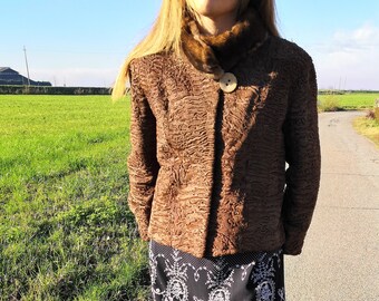 Braune Nerzpelzjacke mit Pelzkragen: Wintereleganz auf Etsy