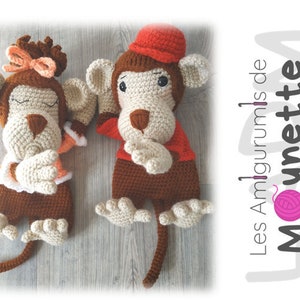 May include: Two crocheted monkey amigurumi toys. One monkey is wearing a red hat and the other is wearing a pink bow. The monkeys are both sitting on a light brown surface. The text "Les Amigurumis de Mounette" is visible in the background.