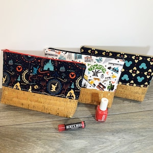 Disney Fan Stoff mit Kork, Kulturtasche, Schminktasche, zwei Größen
