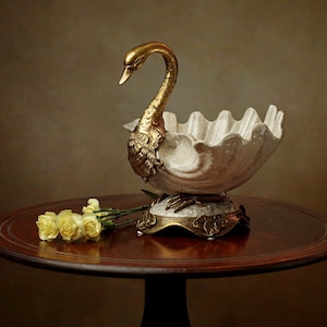 Big Decorative Bowl in shape of Swan, Plateau made of Porcelain and Bronze, antique home decor