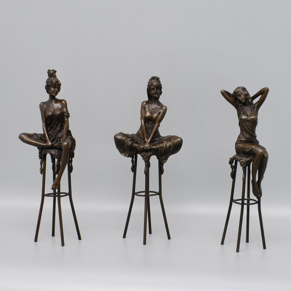 Dames sur tabourets de bar, 3 sculptures en bronze, femmes sexy, figurines signées, marque de fonderie