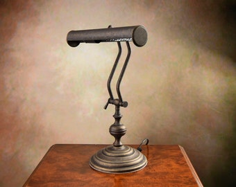 Beautiful Banker lamp, oxidized brass, adjustable height, vintage look, art deco lamp, desk lamp for office,