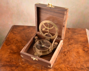 Vintage stijl messing kompas in houten geschenkdoos | Nautisch zeilaccessoire | Perfect cadeau voor zeilers, maritieme liefhebbers en mariniers