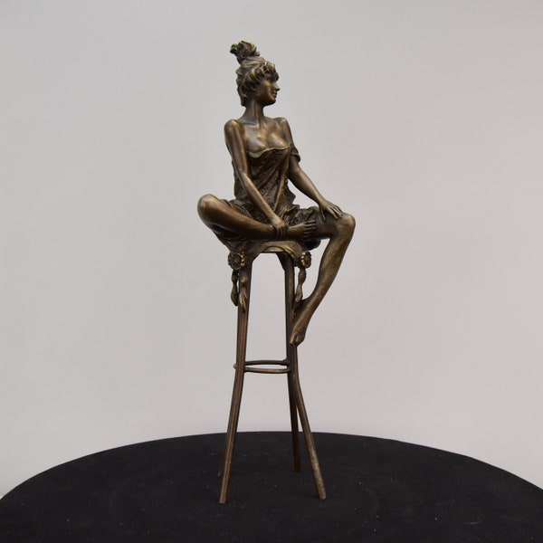 Dame sur tabouret de bar, Femme sexy, Sculpture en bronze, Figurine signée, Marque de fonderie