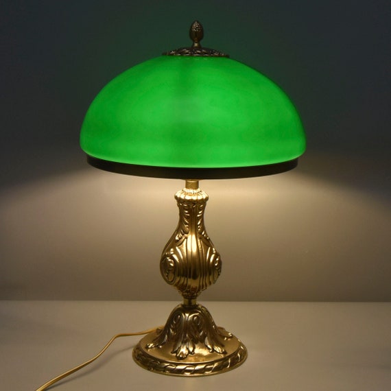 Lampe de style Art déco richement décorée avec aspect or, lampe en