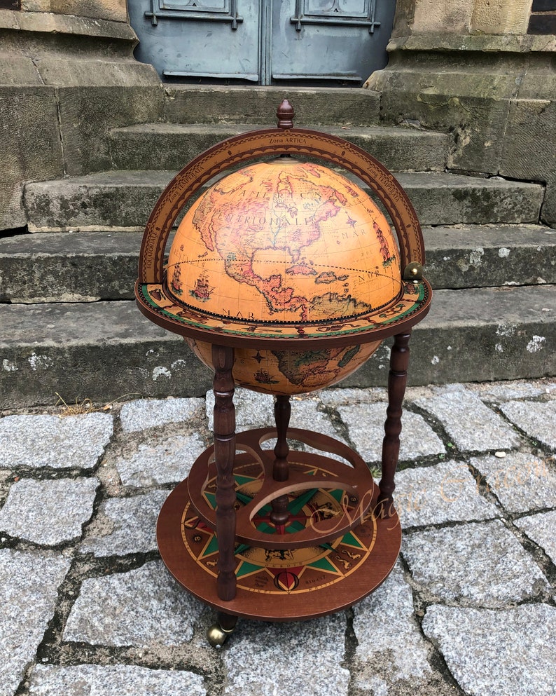 Wooden Barglobe for drinks and alcohols, Trolley in shape of Terrestrial Globe, Home or Office Furniture 