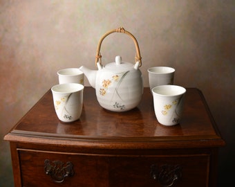 Japanese Style Tea Set for 4 people, 5-piece Porcelain Tea Set, White with Yellow Flowers, Floral Ornaments, Gift Idea