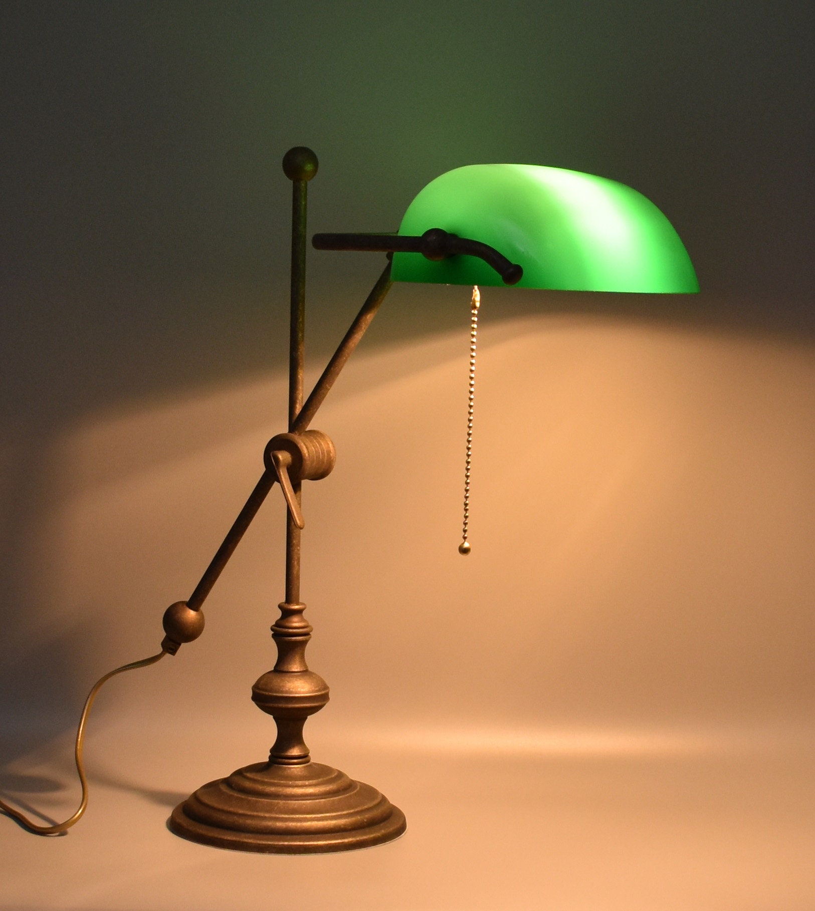 14.75 inch Executive Banker's Desk Lamp with Glass Shade, Green
