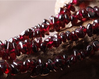 Red Garnet Chips Beads, Full Strand Natural Freedom 3-7mm Loose Garnet Beads for DIY Necklace Bracelet Making
