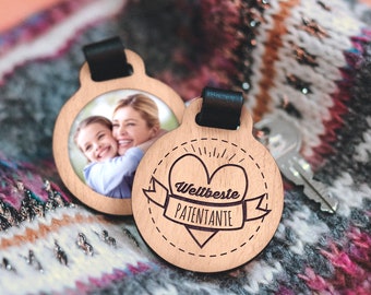 World's Best Patentante - Keychain photo in oak with engraving and scratch-resistant photo in color