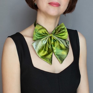 Green Silk Bow Tie: Handmade Necktie for Men & Women