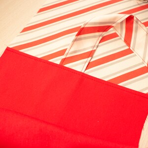 The process of assembling the bottom of the bag