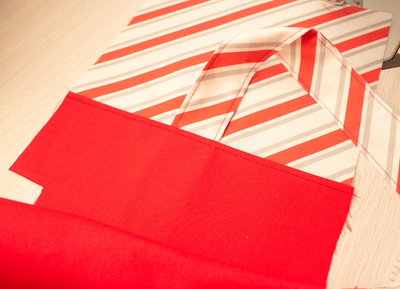 The process of assembling the bottom of the bag