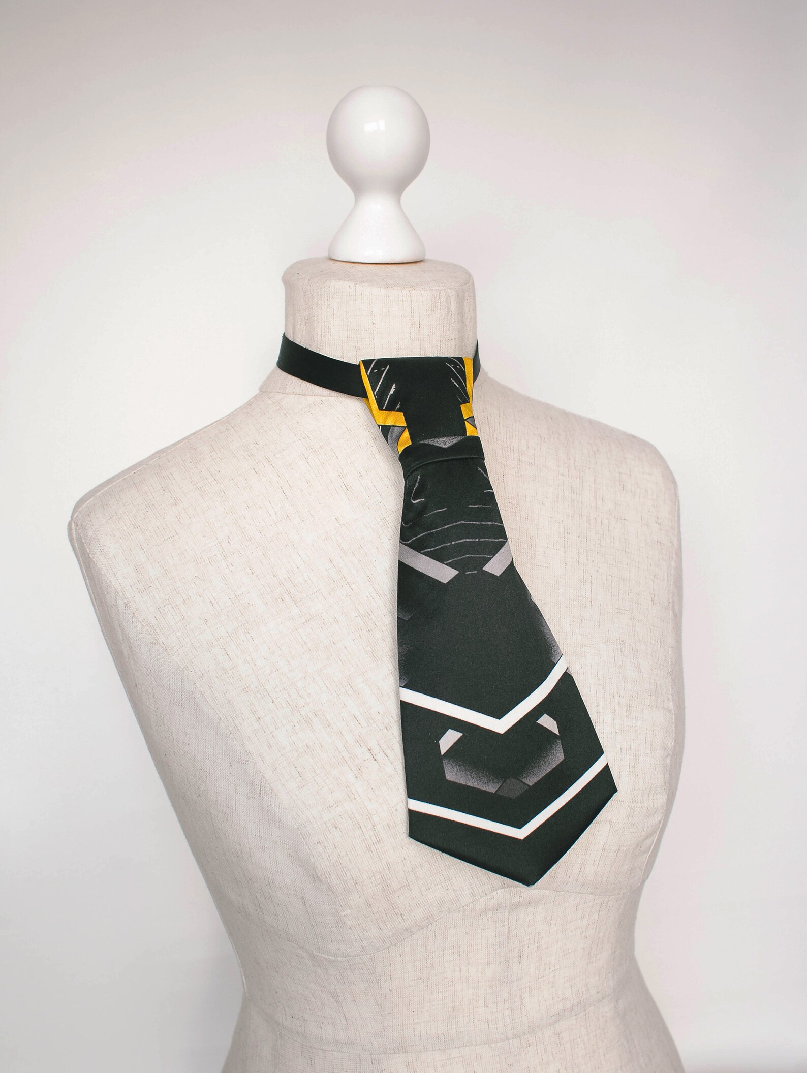womens black necktie