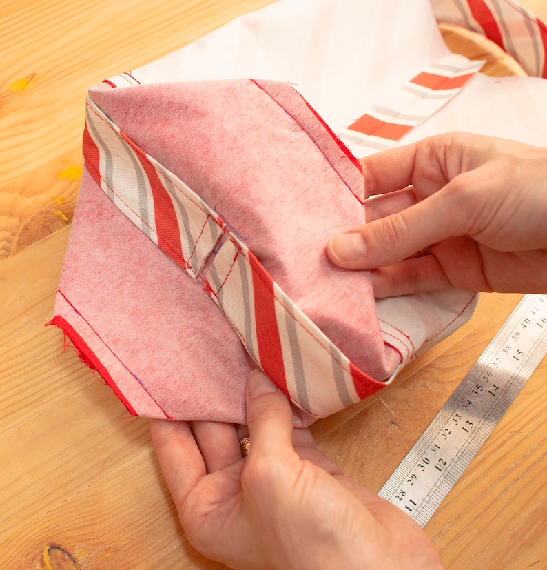 The process of sewing bag handles