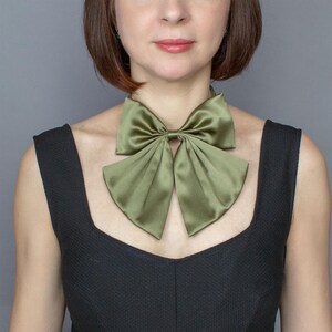 Dark Green Silk Bow Tie: Handmade Necktie for Men & Women