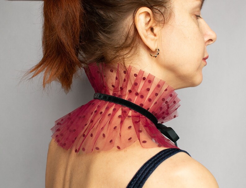 Cuello con volantes de tul burdeos: volante desmontable, cinta de terciopelo imagen 5