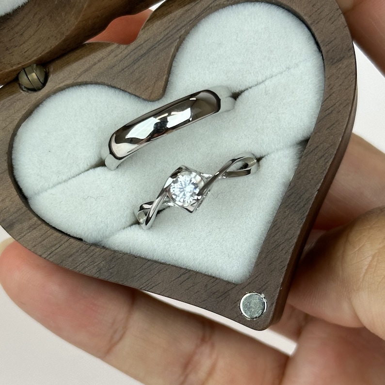 Customizable Promise Rings for Couples in 925 Silver – Adjustable and Ideal Anniversary Gift. His and Her Matching Set with Unique Engraving for a Personalized Touch.