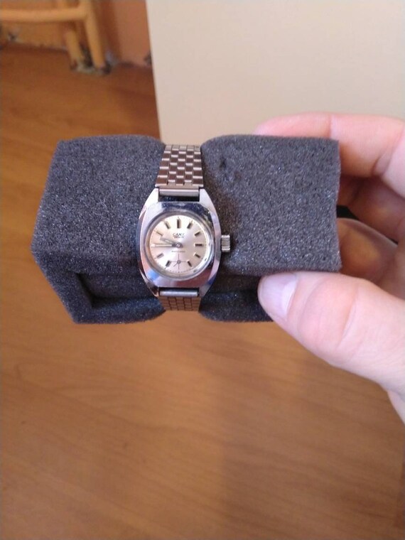 geneva antimagnetic watch