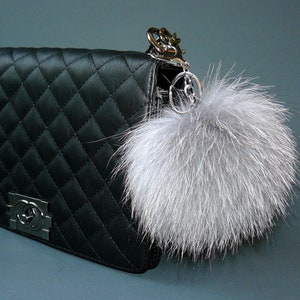 Chanel pom outlet pom keychain