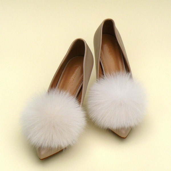 Wedding shoe clips, Champagne fluffy pom pom shoe brooch, Bride accessories, Cream shoe decorations, Fur ball shoe charms, Puff pompom bows