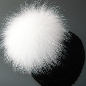 White Large Pompom, Raccoon fur pompom for hat , White Fur, Detachable pompoms, White Luxury Pom Pom, White PomPom, Gift for Her