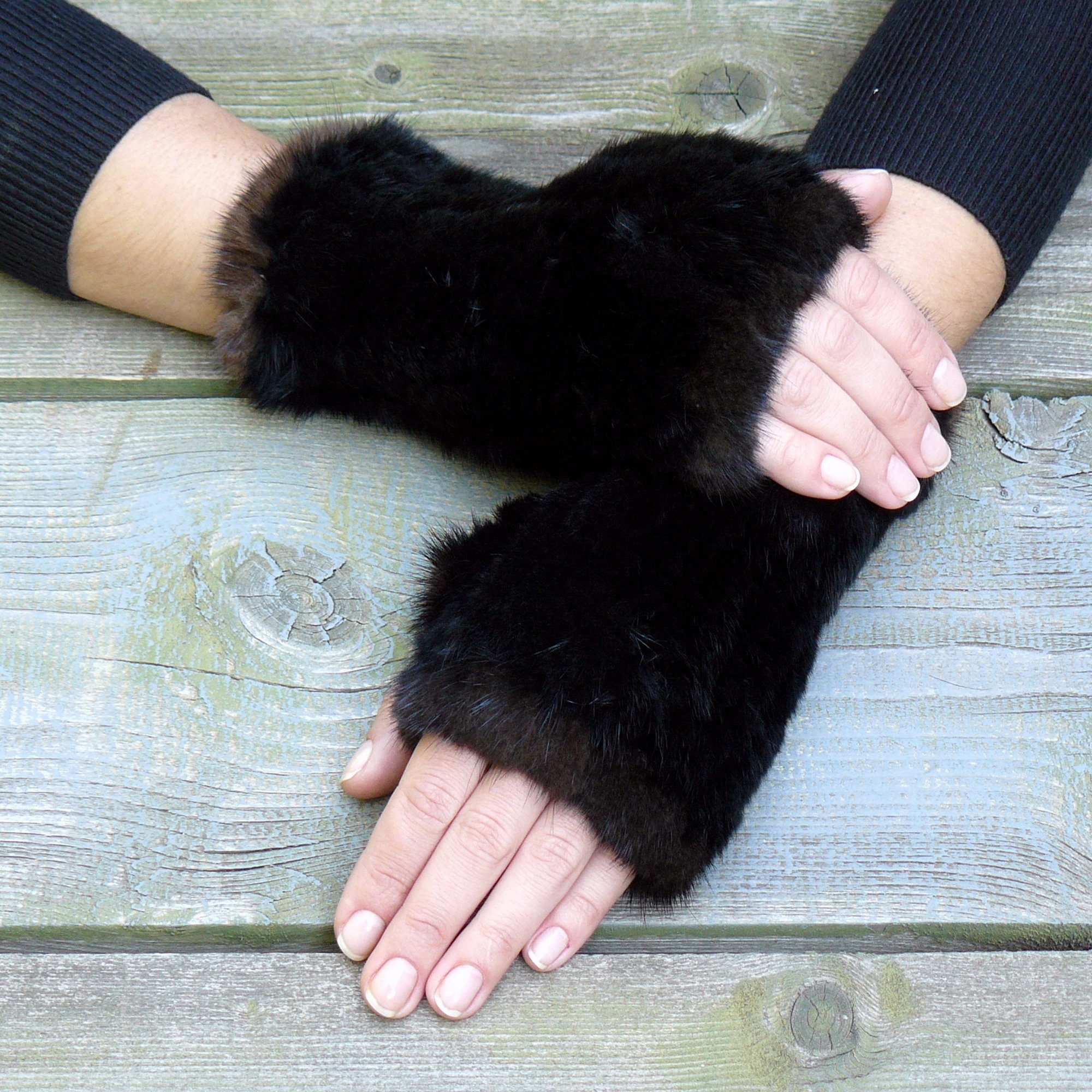 Black fur fingerless gloves discount