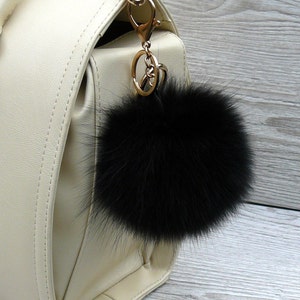 Schwarzer Pom Pom Schlüsselanhänger, Taschenanhänger, Mode Accessoire für Handtaschen, Flauschiger Schlüsselanhänger, Schwarzer Fuchs Fell Schlüsselanhänger, Geschenk für Sie