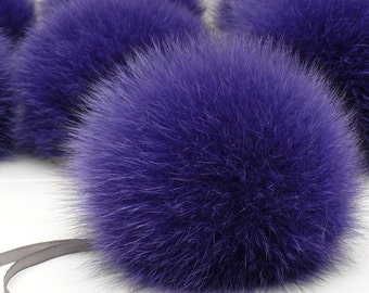 Violetter Pelzbommel für Mütze, Pelzpompoms mit Bändern, Pompons zum Basteln, Lila flauschiger Bommel, Fuzzy Bälle, Nähpom Pom