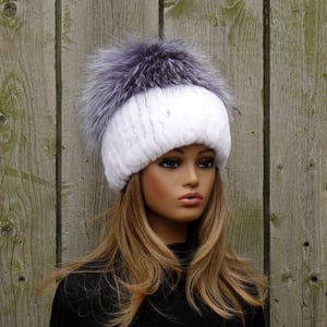 Damesmuts, witte konijnenbontmuts, dames konijnenbontmuts, hoed met zilveren vossenbont, damesbontmuts met pompon, warme pluizige muts