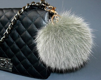 Porte cles en fourrure duveteuse accessoire de sac a pompons breloque pour sac a main floue joli porte cles cadeau adolescente breloque de sac boule bouffante Etsy France