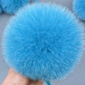 Blauer Pelz Pom Pom, flauschiger großer Pom Pom Ball, runder weicher Pom, Hut Accessoire, Taschenanhänger, Beanie Topper, DIY Bastelbedarf
