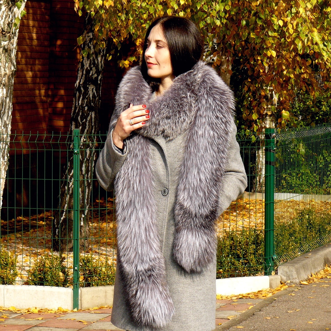 Lace-Up Fur Collar Scarf