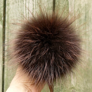 Pompom de pele de guaxinim marrom, Pompom de pele de guaxinim real para chapéu, Acessórios de pele, Pompom grande e felpudo, Pompom fofo destacável, Pompom peludo