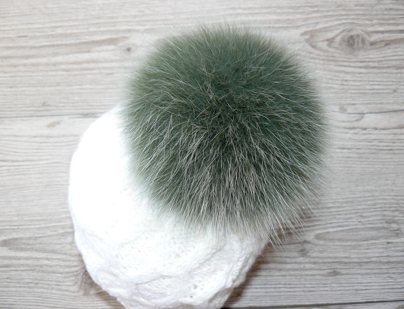 Genuine Fur Pom Pom, Green Furry Pompon for Hat, Fluffy Fur Ball with Ribbon, Fur Bommel