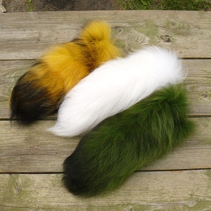 Real Raccoon Fur Tail Keychain, Fluffy Bag Charm, Vibrant Fur Keyring, Bag Accessories, Fuzzy Purse Charm, Fur Keychain Gift for Good Luck
