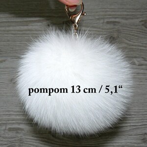 Genuine Fur Keychain Bag Charm, Fuzzy Keyring, Real Fur Key Chain, White Fluffy Accessory, Handbag Charm, Purse Charm 13 cm / 5.1"