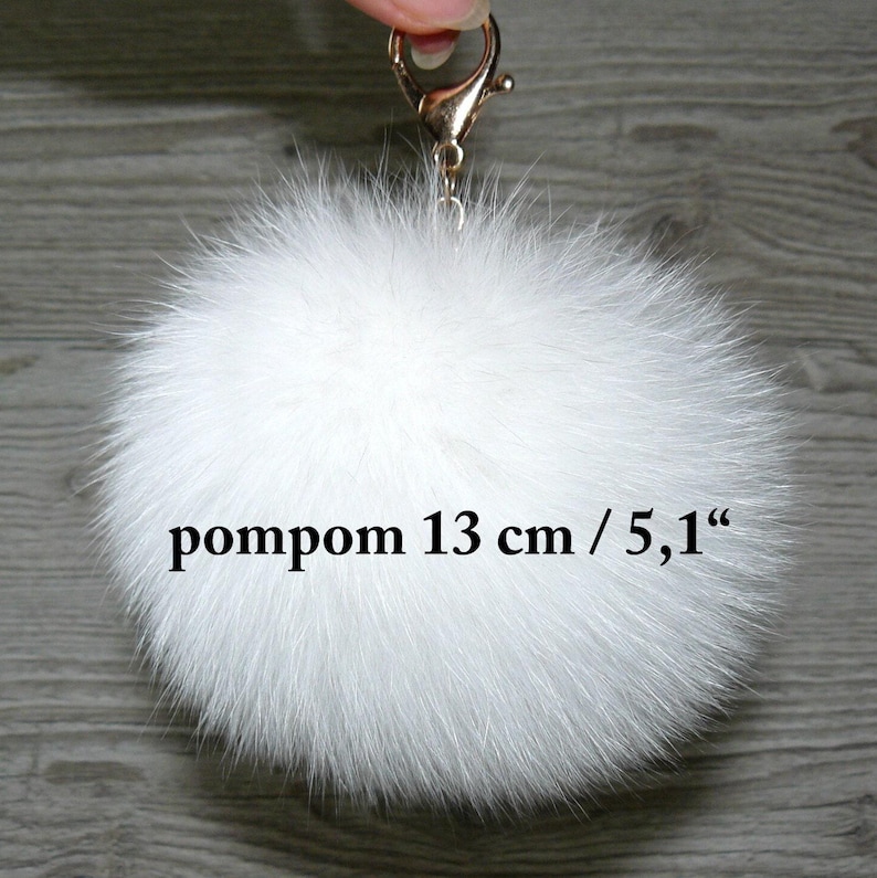 Genuine Fur Keychain Bag Charm, Fuzzy Keyring, Real Fur Key Chain, White Fluffy Accessory, Handbag Charm, Purse Charm 13 cm / 5.1"