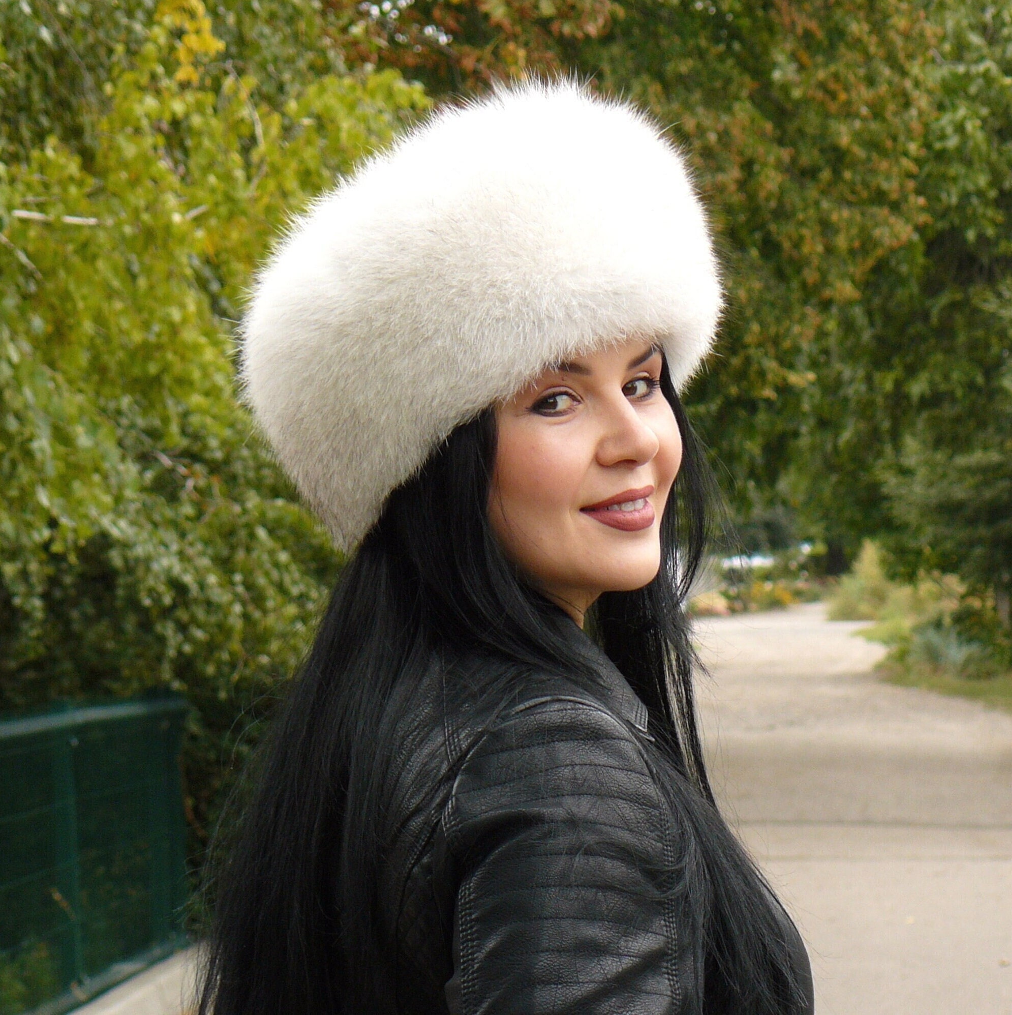 ? Anthropologie Black White Plaid Sherpa Fur Fuzzy Wide Knot Turban Headband Solid Faux Fur Elastic Band Head Wrap main image 2