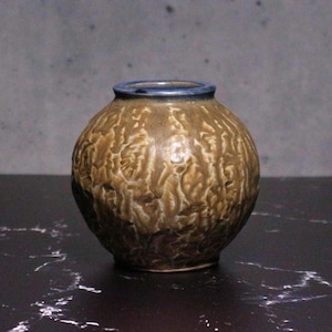 Landscape Brown Vase – Handmade Stoneware with Hand-Carved Design, Perfect for Flowers and Nature-Inspired Decor – Artisan Pottery Gift