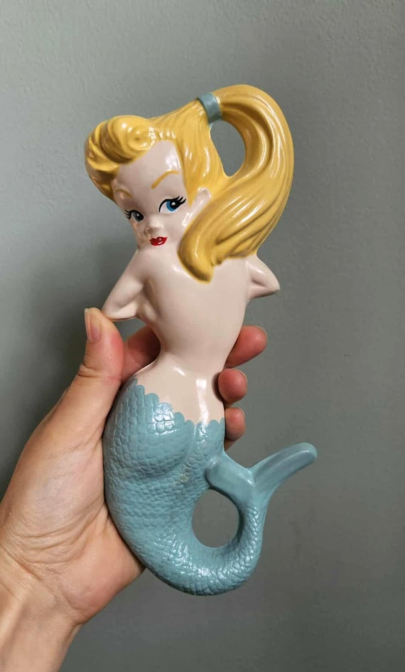 Kitsch Bombshell Mermaid Wall Plaque - Vintage style retro chalkware, Lefton, Norcrest, Tretchikoff, bathroom