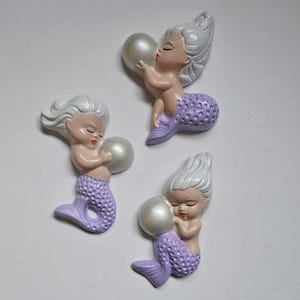 Kitsch Merbabies Wall Plaque Set x 3 (Pearl & Lilac) - Vintage style chalkware, Mid-century, Lefton, Norcrest, Tiki, Mermaid decor