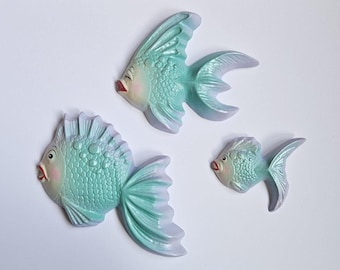 Kitsch Fishies Wall Plaque Set (Lilac & Mint) - Vintage style, Mid-century, Chalkware, Lefton, Norcrest, Mermaid, Bathroom decor, Fish