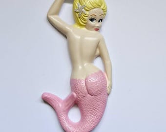 Kitsch Mermaid Wall Plaque (Blonde & Pink)  - Vintage style retro chalkware, Lefton, Norcrest, Tretchikoff, Tiki Bar decor