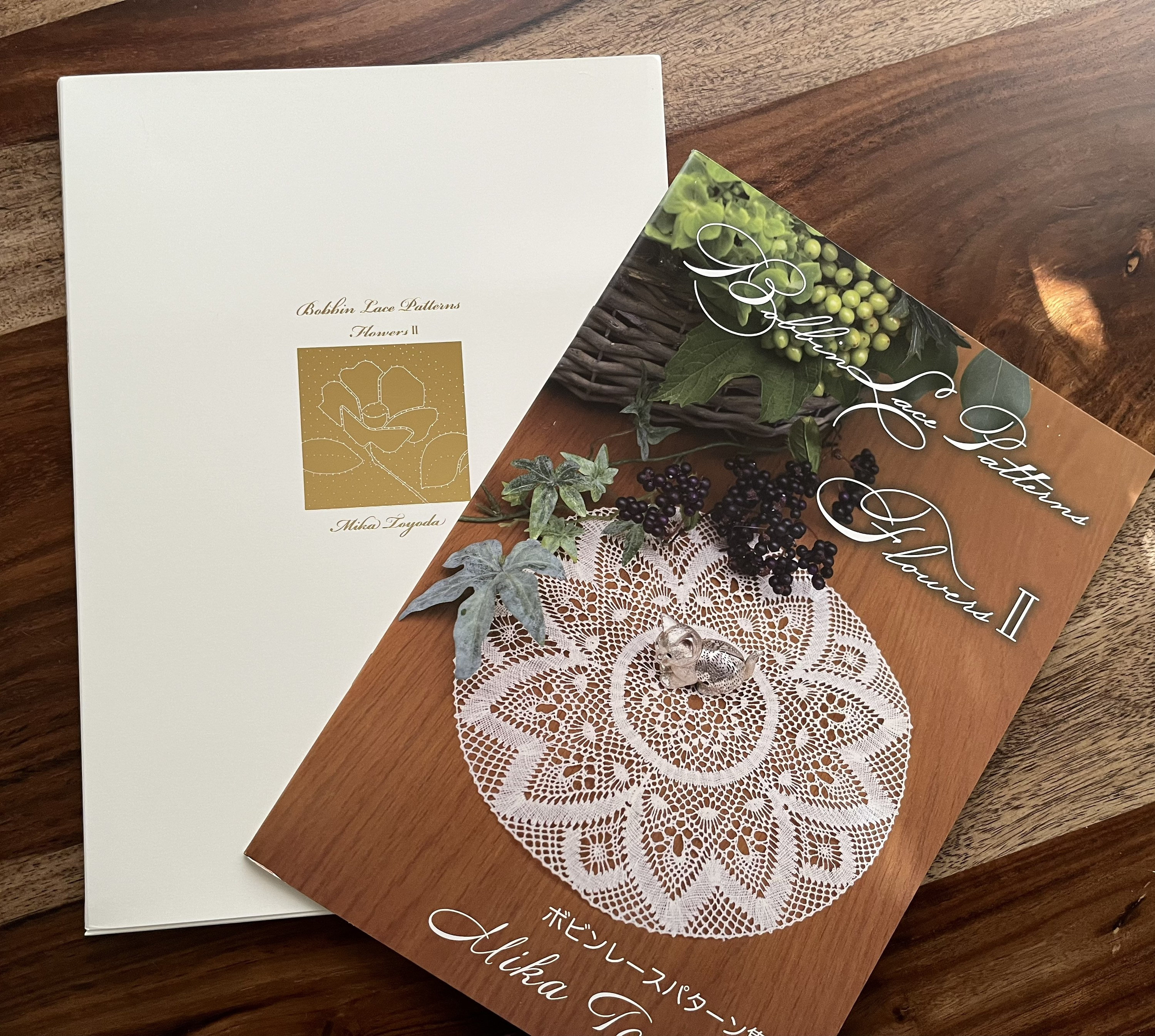 Bobbin Lace Folio Book Flowers II by Mika Toyoda 64.50 Binche