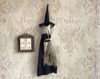 Rustic Witch Door Hanger / Halloween Witch Wall Decor / Primitive Autumn Witch / Kitchen Witch