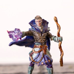 Male Elf Caster painted mini