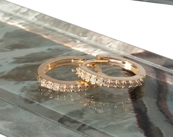 Natural Diamond 11mm 0.10 ct T.W. Round-cut Huggie Earrings Solitaire 14k Yellow Gold or 14k White Gold